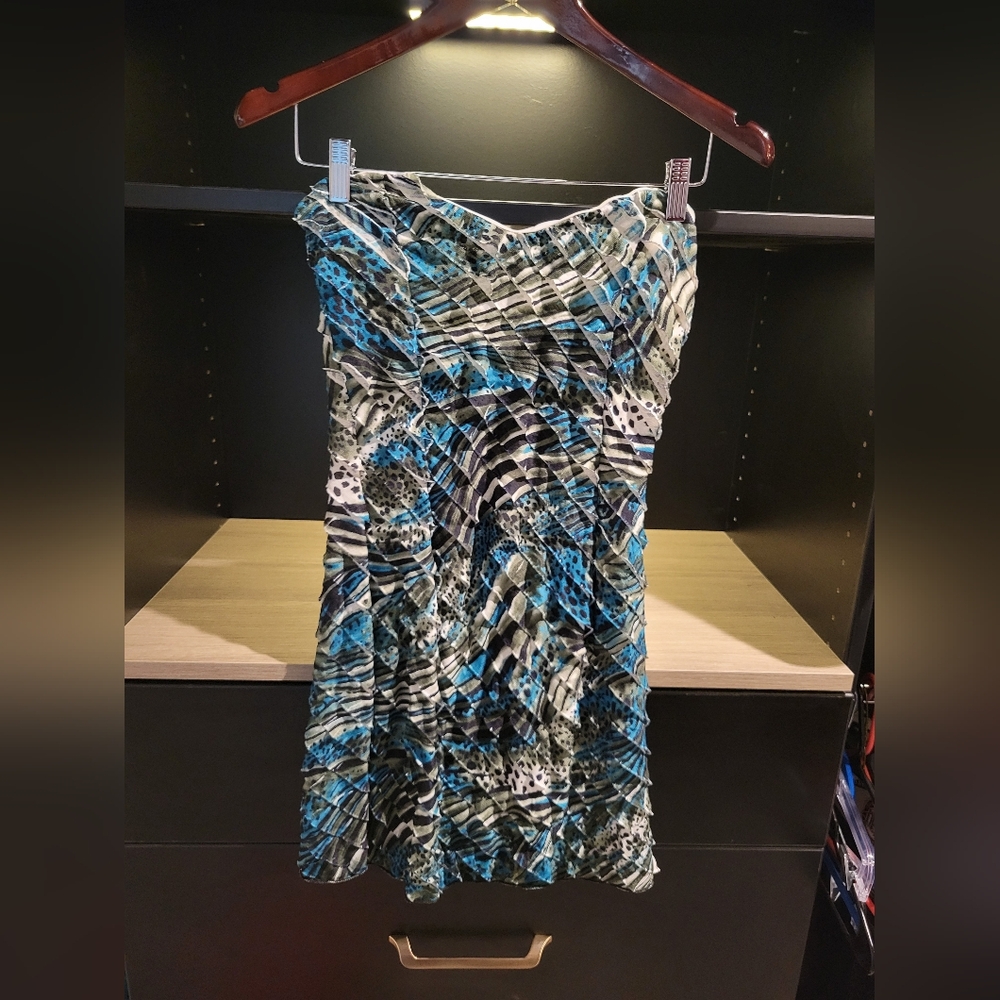 Juniors Medium strapless animal print dress